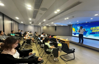 ־���䡰�ˡ�ح�۹�ɾأ�����ִ������������һ�������ػ���˸