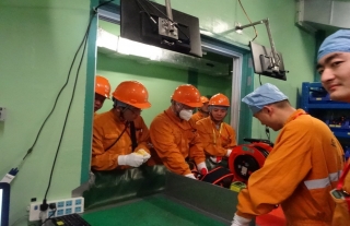 ����ǧ���̣��ٴ������������ڿⷿ���ⰻȻ ������������ȹ��߼��ȶȿ�ǰ