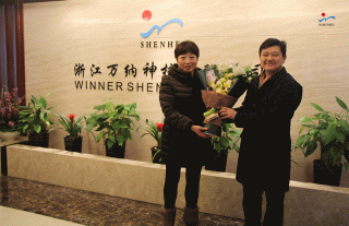 ���������������ٻ񡰼������������θ���Ӫ��ҵ�ҡ��ƺ�